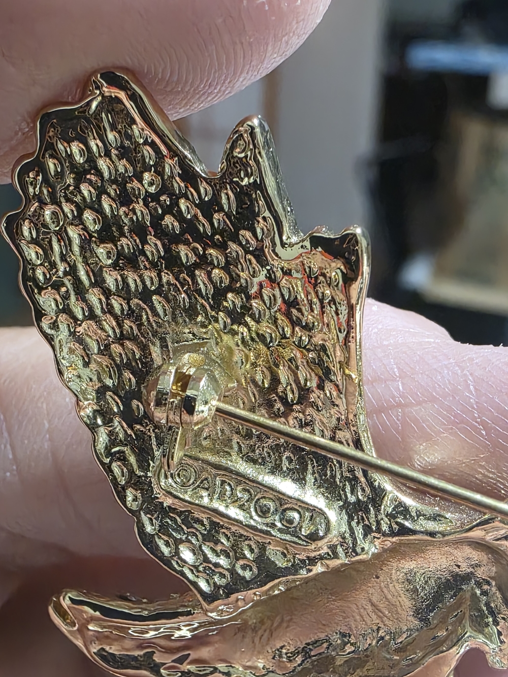 Vintage Gold Eagle Brooch with Clear Crystals and Pearl - Picture 6 of 6